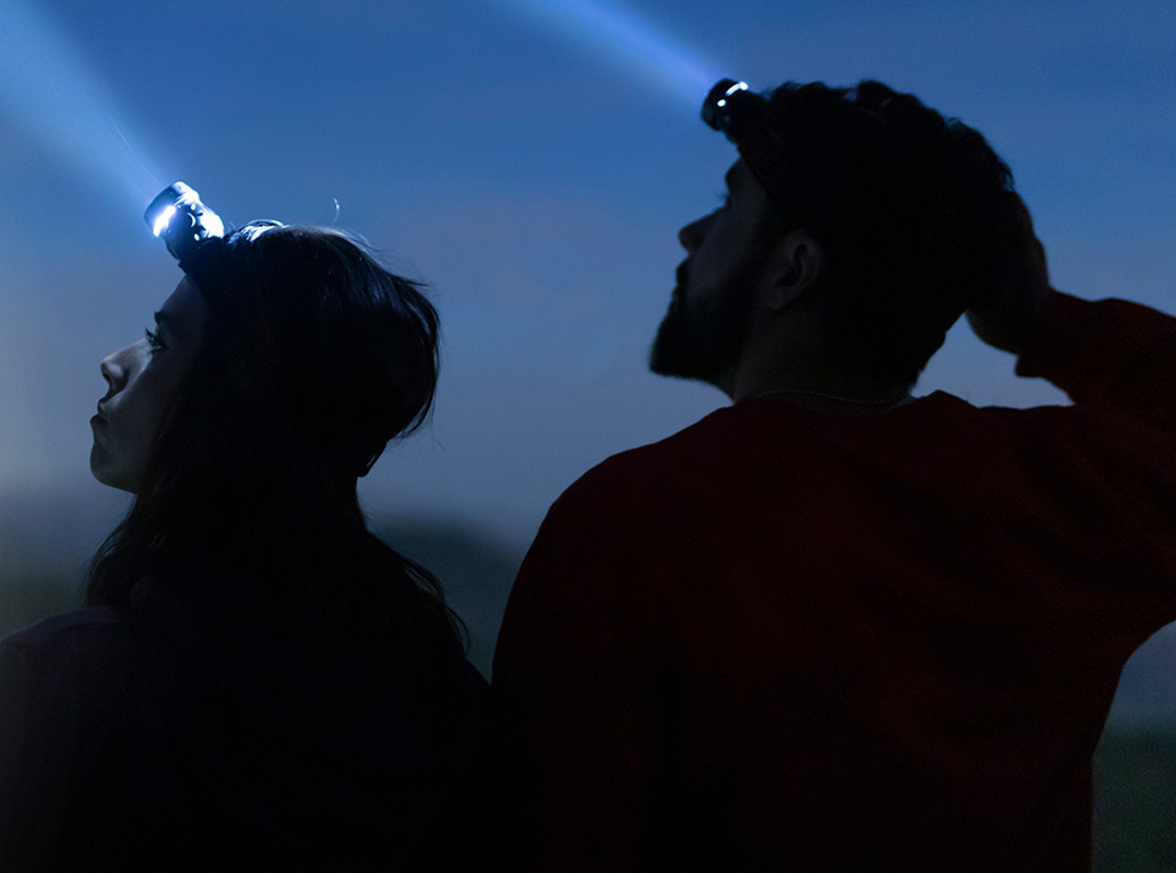 Latarka czołowa solarna z czujnikiem ruchu LS01 DecHLSol01