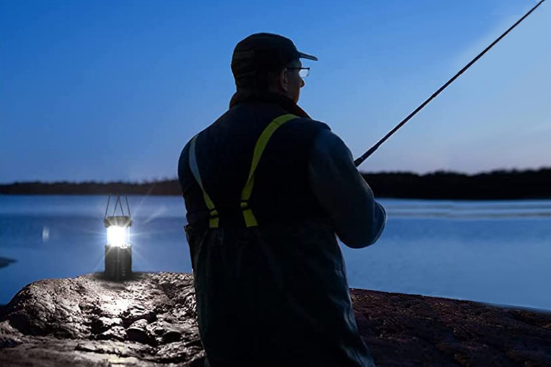 Lampka turystyczna LED C04 5W 4500K akumulatorowa deccamp04