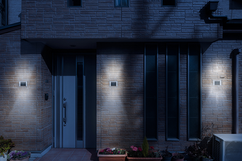 Kinkiet solarny LED z czujnikiem zmierzchu KSZ07