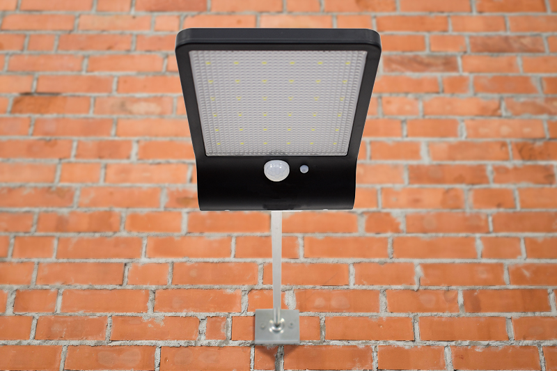 Uliczna lampa solarna LED 18W z czujnikiem ruchu i zmierzchu