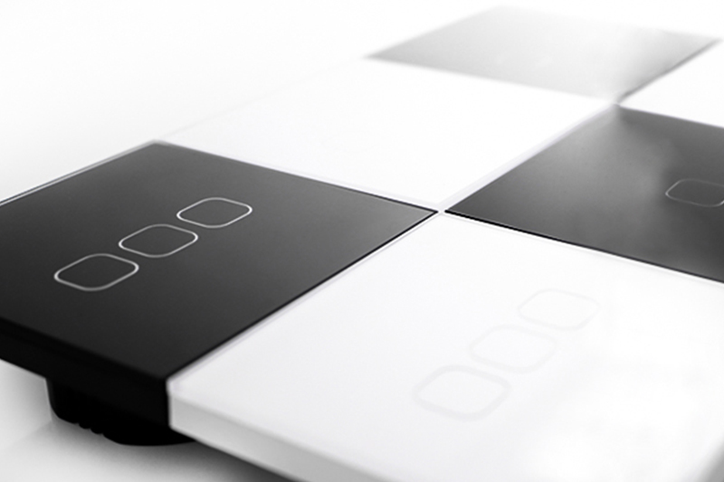 Włącznik światła dotykowy pojedynczy z pilotem – czarny