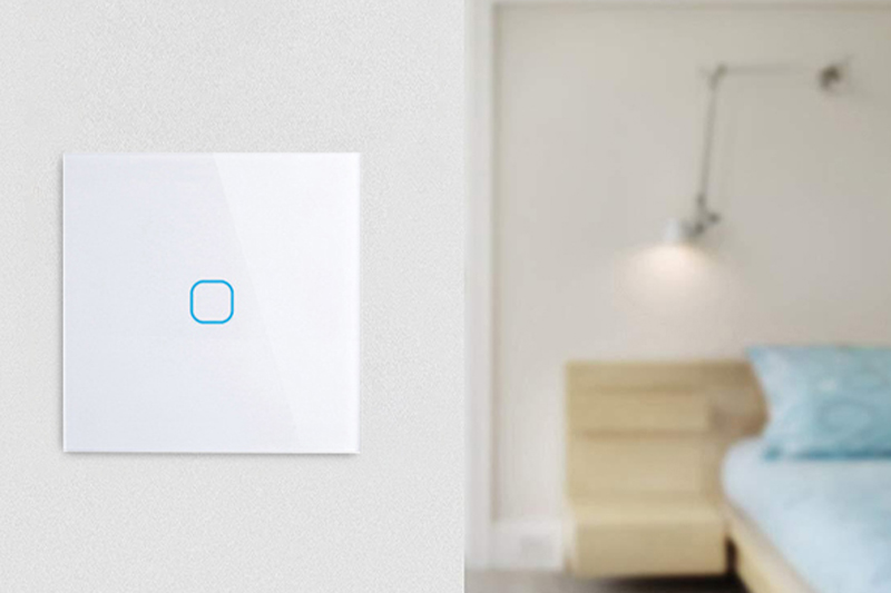 Włącznik światła dotykowy pojedynczy z pilotem – biały