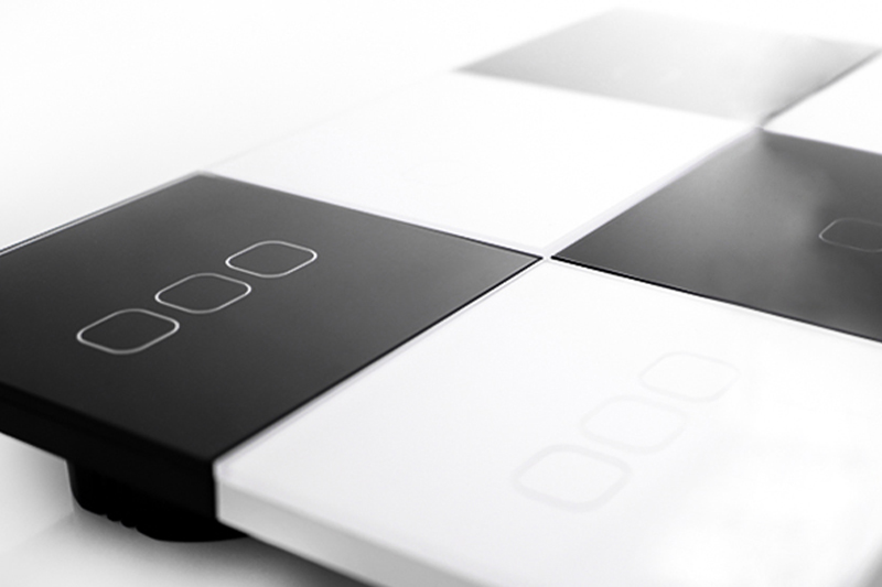 Włącznik światła dotykowy pojedynczy - biały