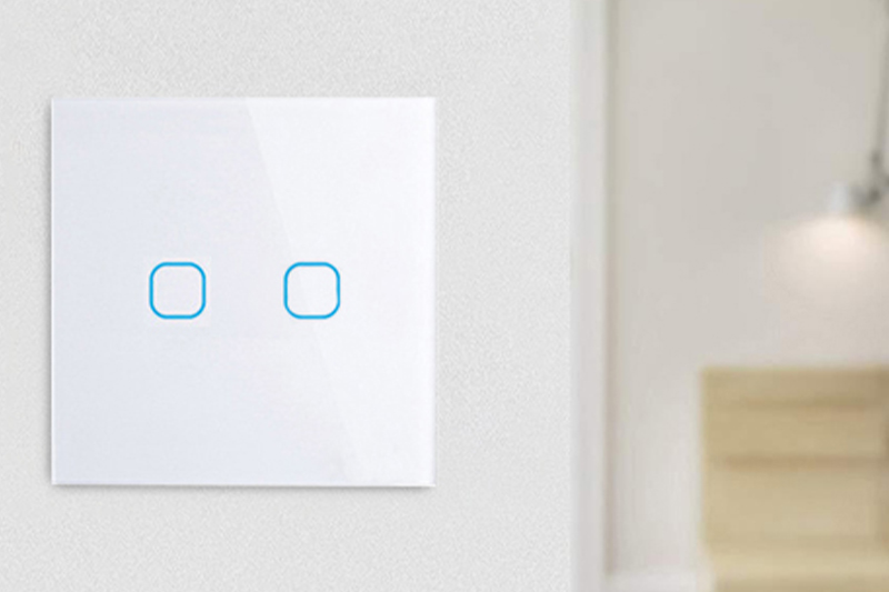 Włącznik światła dotykowy podwójny - biały