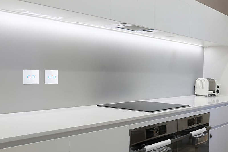 Włącznik światła dotykowy podwójny - biały