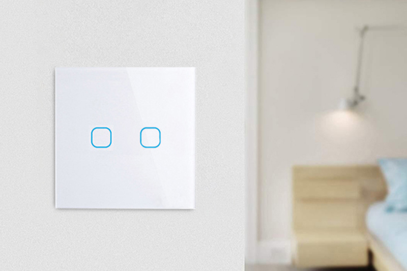Włącznik światła dotykowy podwójny - biały