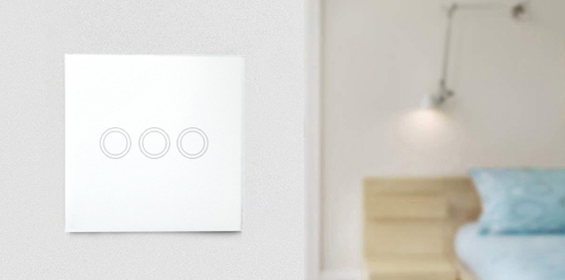 Włącznik światła dotykowy potrójny - biały
