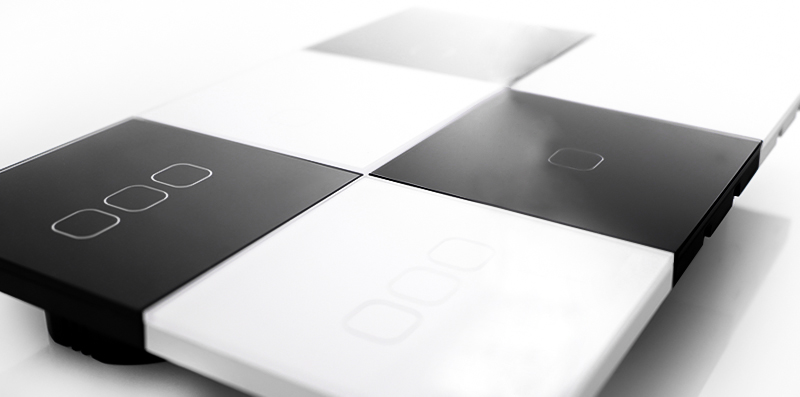 Włącznik światła dotykowy potrójny - biały