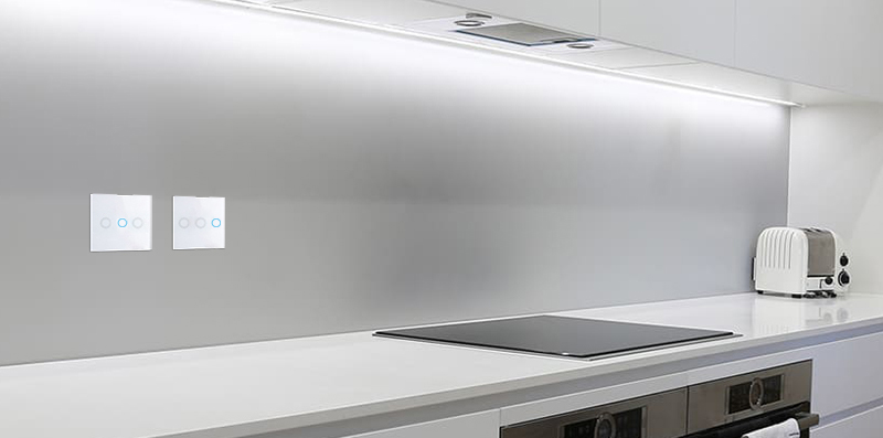 Włącznik światła dotykowy potrójny - biały