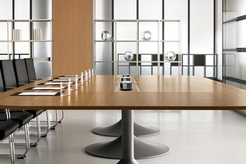 Gniazdo blatowe wpuszczane potrójne + 2xUSB