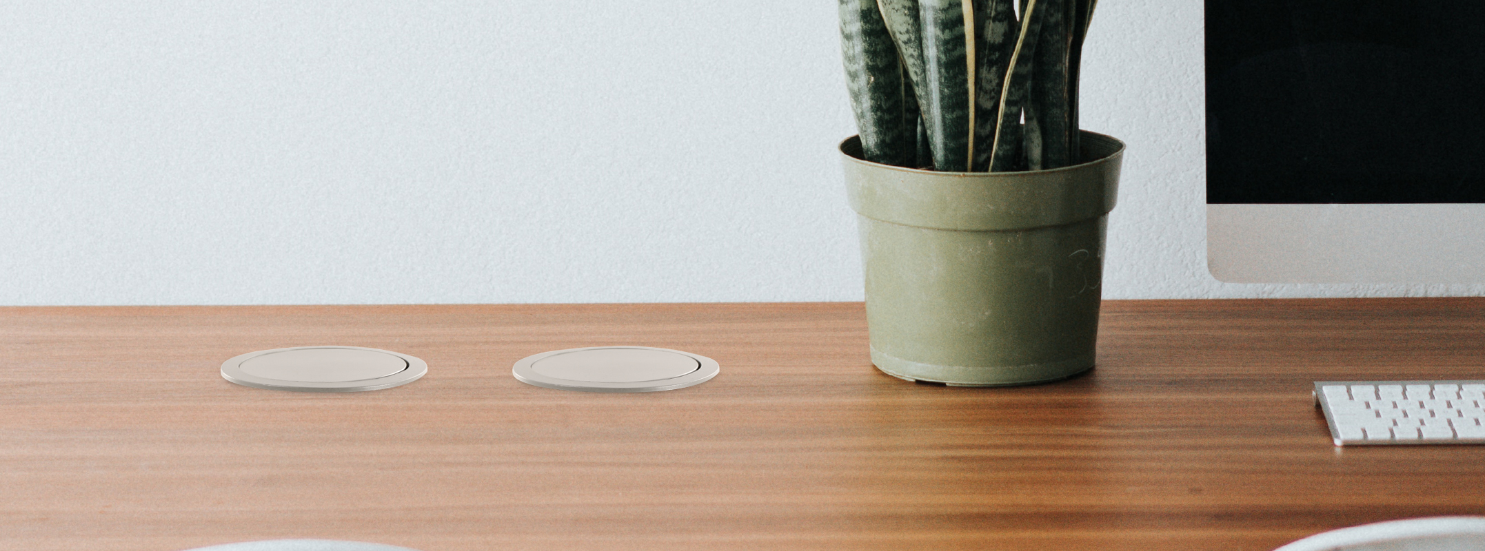 Gniazdo blatowe wpuszczane potrójne + 2xUSB