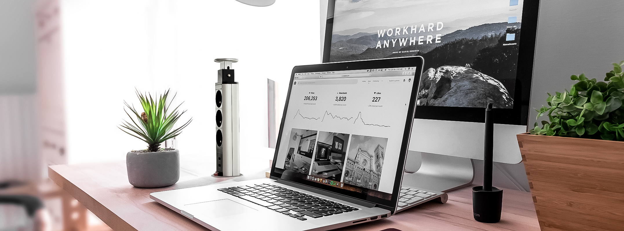 Gniazdo meblowe LiftBox wpuszczane w blat 3x230V 2xUSB