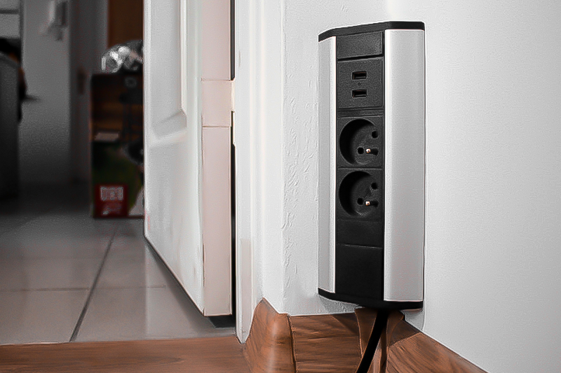 Gniazdo meblowe narożne CornerBox 2x230V 2xUSB