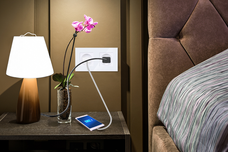 Gniazdo elektryczne szklane podwójne natynkowe 230V - białe