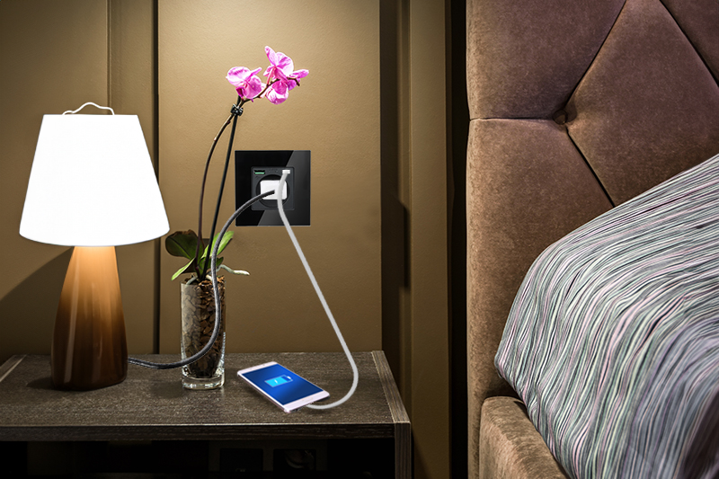 Gniazdo elektryczne szklane natynkowe 230V z 2xUSB - czarne