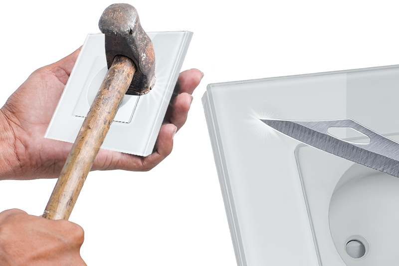 Gniazdo elektryczne szklane pojedyncze natynkowe 230V - białe