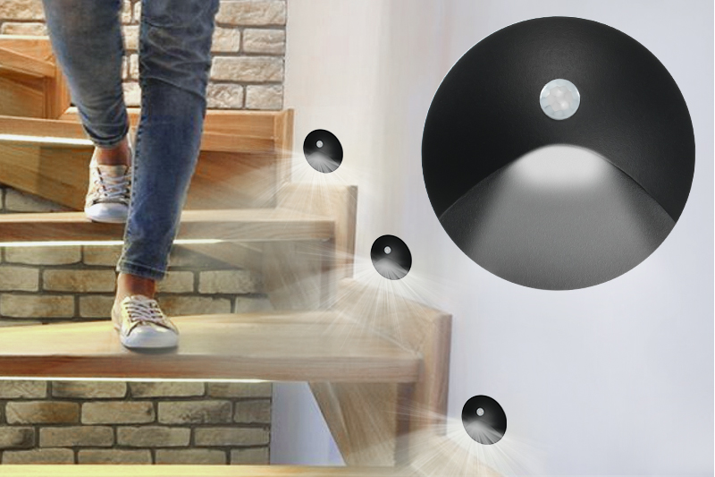 Oprawa schodowa LED Q15 z czujnikiem ruchu i zmierzchu - czarna aluminiowa
