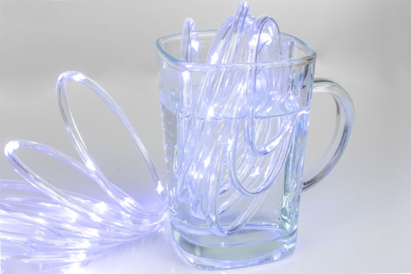 Wąż LED świetlny zewnętrzny barwa biała zimna IP67 z pilotem i z wtyczką 230V