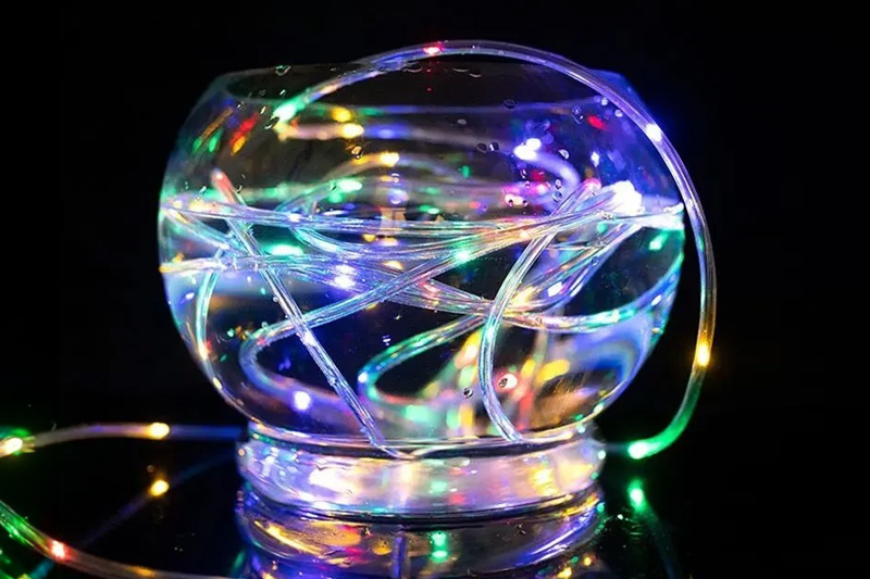 Wąż LED świetlny zewnętrzny wielokolorowy RGB IP67 z pilotem i z wtyczką 230V