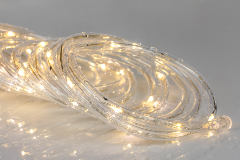 Wąż LED świetlny zewnętrzny barwa biała ciepła IP67 z pilotem i z wtyczką 230V