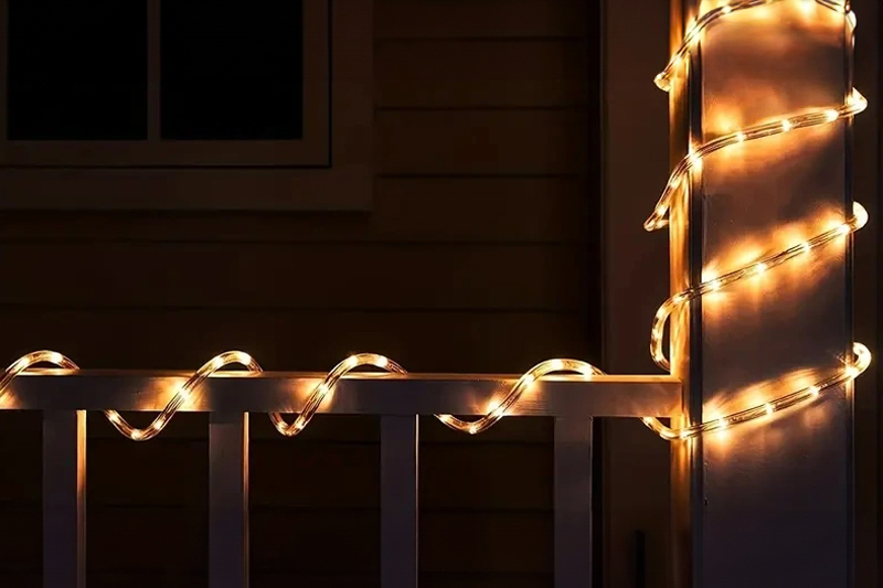 Wąż LED świetlny zewnętrzny barwa biała ciepła IP67 z pilotem i z wtyczką 230V