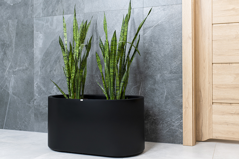 Donica duża ozdobna owalna Leto 42cm o pełnej pojemności 125l czarna